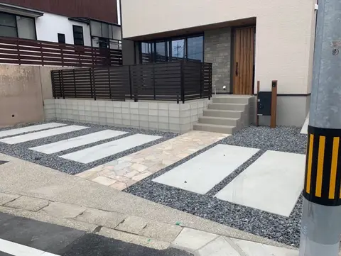 瀬戸市のフェンス・アプローチ・駐車場・土間の施工事例（2枚目）