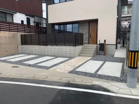 瀬戸市のフェンス・アプローチ・駐車場・土間の施工事例（3枚目）