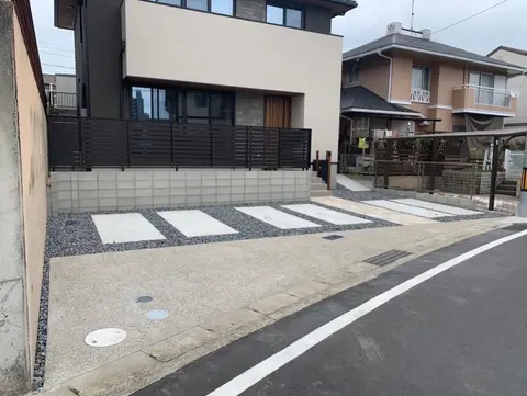 瀬戸市のフェンス・アプローチ・駐車場・土間の施工事例（4枚目）