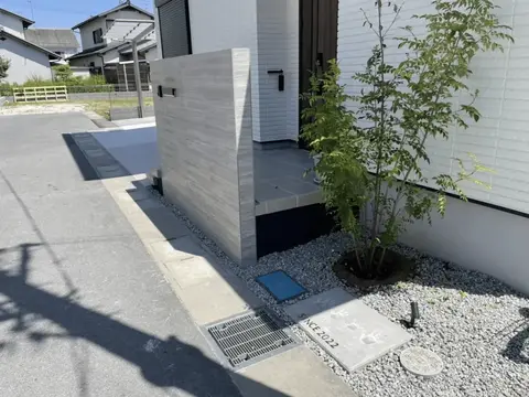 奈良県斑鳩町の門柱・門塀・駐車場・土間の施工事例（3枚目）