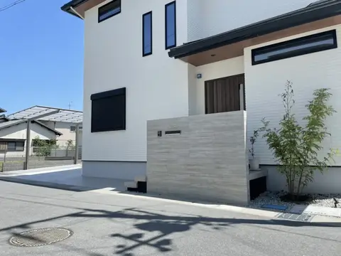 奈良県斑鳩町の門柱・門塀・駐車場・土間の施工事例（4枚目）