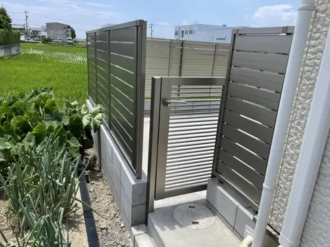 あま市のフェンス・門扉・目隠しの施工事例（2枚目）