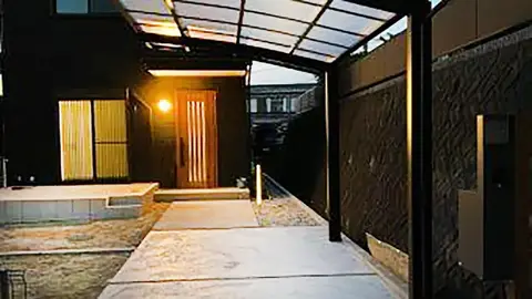 デッキ・テラス・芝・植栽・タイル・石張りの施工事例（3枚目）