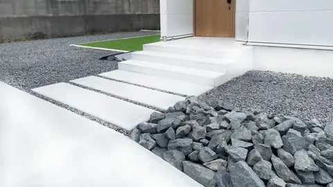 岐阜県のアプローチ・駐車場・土間・芝・植栽の施工事例（6枚目）