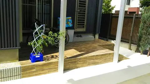 デッキ・テラス・タイル・石張りの施工事例（4枚目）