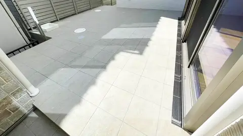デッキ・テラス・タイル・石張りの施工事例（10枚目）