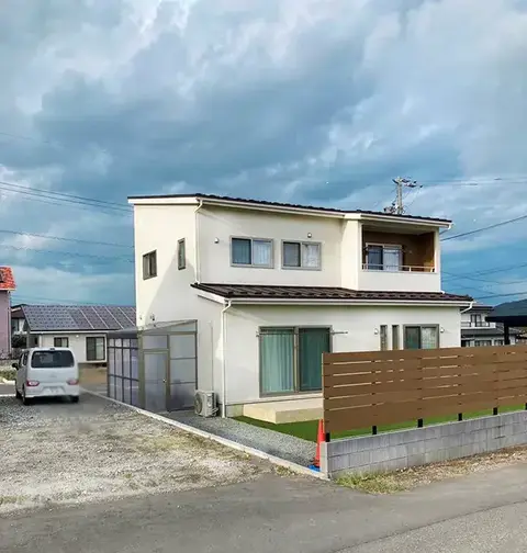 長野県のカーポート・デッキ・テラス・芝・植栽の施工事例（2枚目）