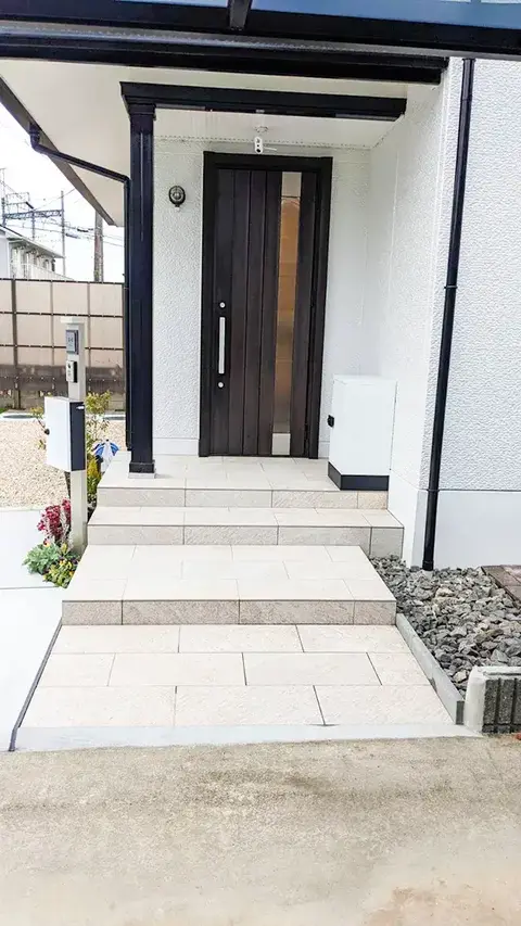 三重県のアプローチ・駐車場・土間の施工事例（5枚目）