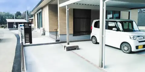 三重県のカーポート・駐車場・土間の施工事例（2枚目）