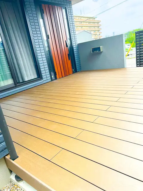知多市の門柱・門塀・デッキ・テラスの施工事例（3枚目）