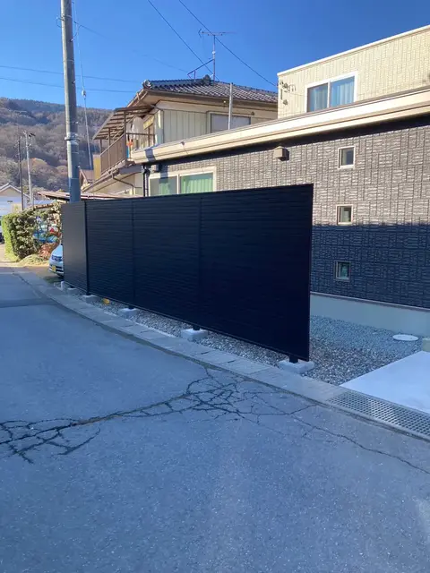 長野県のカーポート・フェンスの施工事例（4枚目）