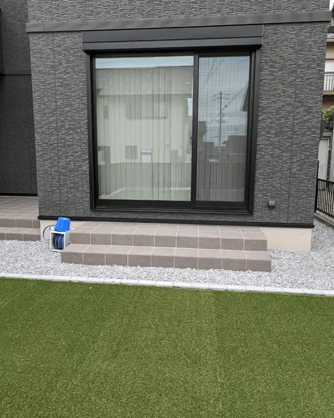 三重県のデッキ・テラス・芝・植栽・タイル・石張りの施工事例