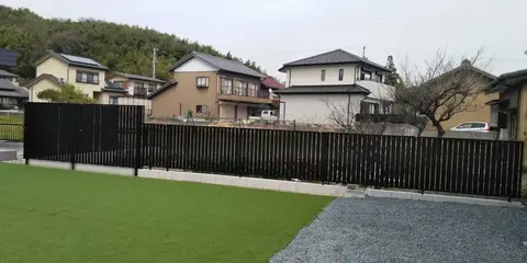 三重県のフェンス・芝・植栽の施工事例（2枚目）