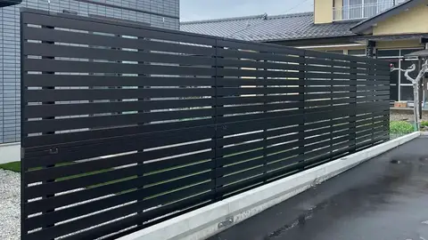 長野県のカーポート・デッキ・テラスの施工事例（2枚目）