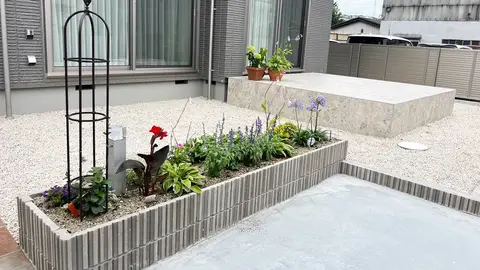 岐阜県の門柱・門塀・アプローチ・デッキ・テラスの施工事例（4枚目）