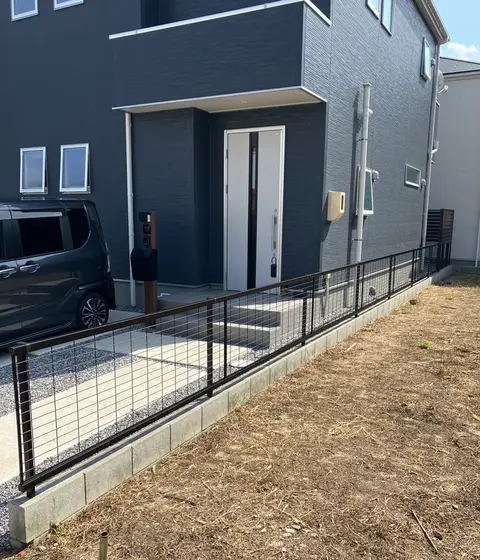 愛知県のフェンスの施工事例（2枚目）