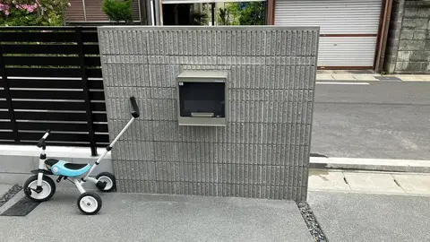 愛知県の門柱・門塀・デッキ・テラス・芝・植栽の施工事例（2枚目）