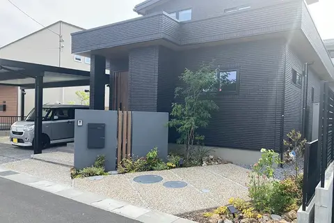 岐阜県のカーポート・デッキ・テラス・タイル・石張りの施工事例（2枚目）