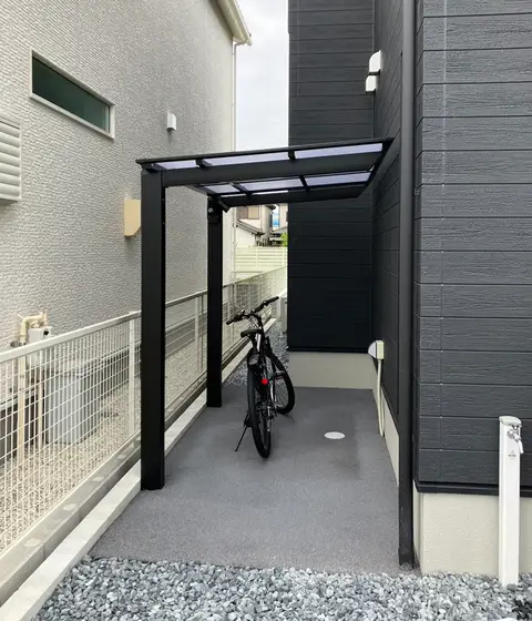 愛知県の門柱・門塀・芝・植栽の施工事例（2枚目）
