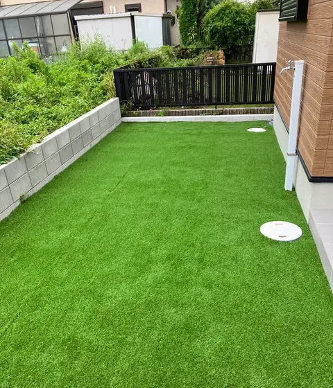 愛知県の門柱・門塀・芝・植栽の施工事例（3枚目）