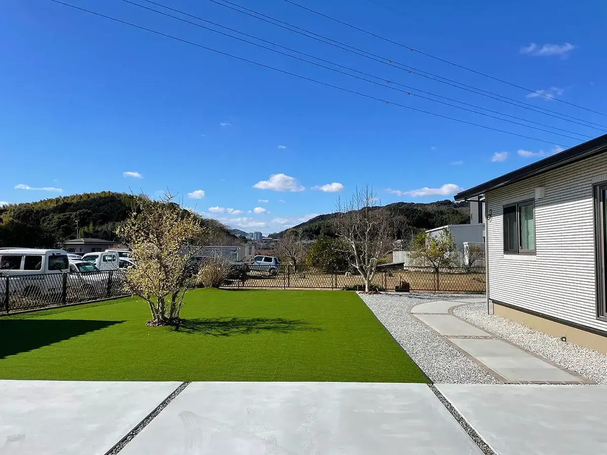 愛知県の駐車場・土間・芝・植栽の施工事例(1枚目)