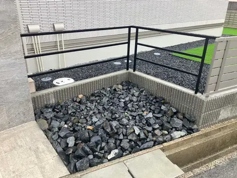 愛知県のカーポート・門柱・門塀・タイル・石張りの施工事例（4枚目）