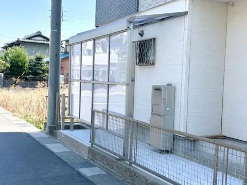三重県の門柱・門塀・デッキ・テラス・タイル・石張りの施工事例（3枚目）