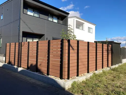 岐阜県のフェンス・目隠し・物置の施工事例（2枚目）
