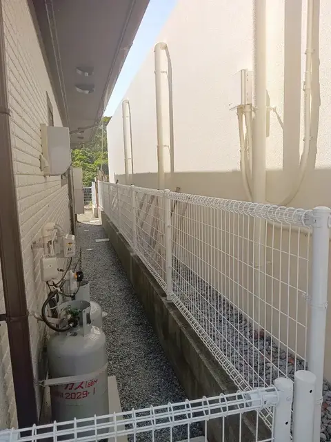 沖縄県のデッキ・テラス・芝・植栽・タイル・石張りの施工事例（4枚目）