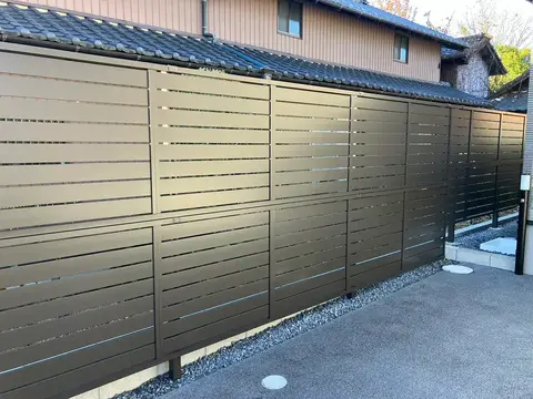 愛知県のサイクルポート・デッキ・テラスの施工事例（3枚目）