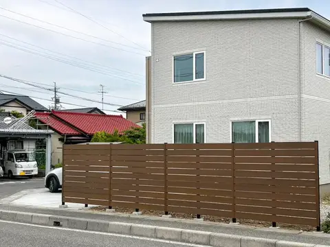 長野県のフェンス・目隠しの施工事例（3枚目）