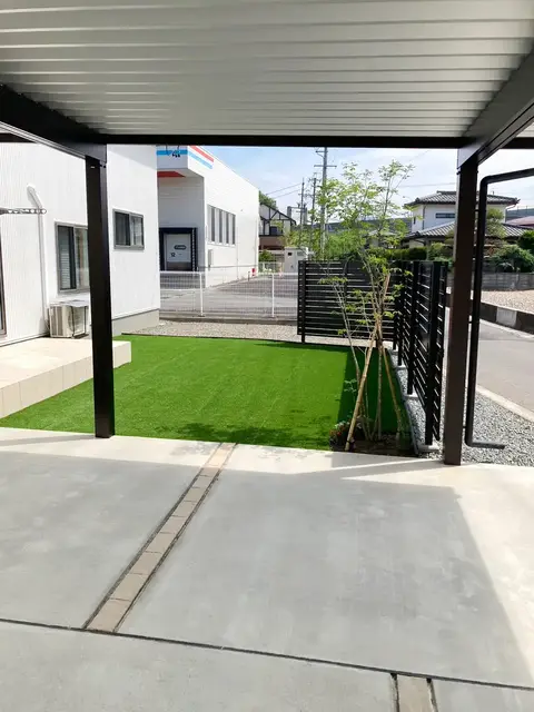長野県のフェンス・芝・植栽・目隠しの施工事例（2枚目）