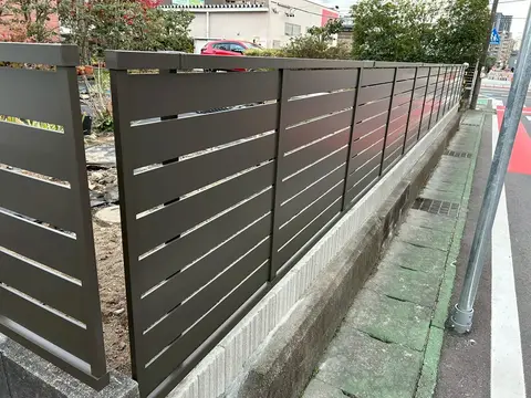 岐阜県のフェンス・芝・植栽の施工事例（2枚目）